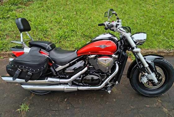 SUZUKI BOULEVARD M800 